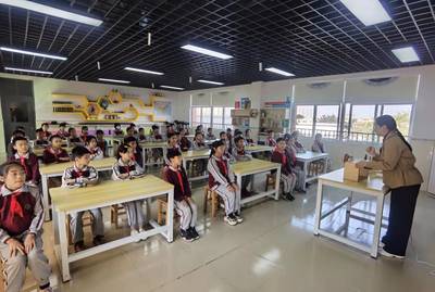 三鄉(xiāng)鎮(zhèn)小學教師獲評“全國自制教具能手”，教學模型與教具銷售備受關(guān)注